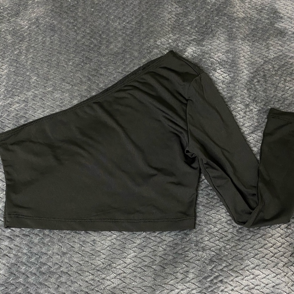 Black One Sleeve Crop Top